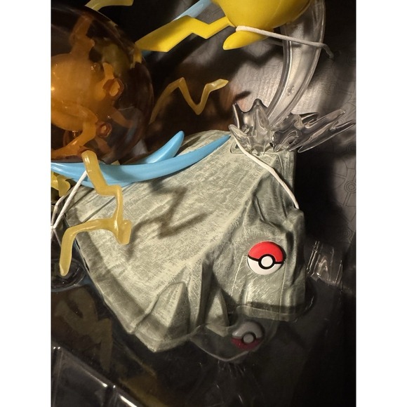 Pokemon Pikachu Select Deluxe Figure Jazwares 1/10 Scale Light FX - *Read Desc* - Picture 11 of 16